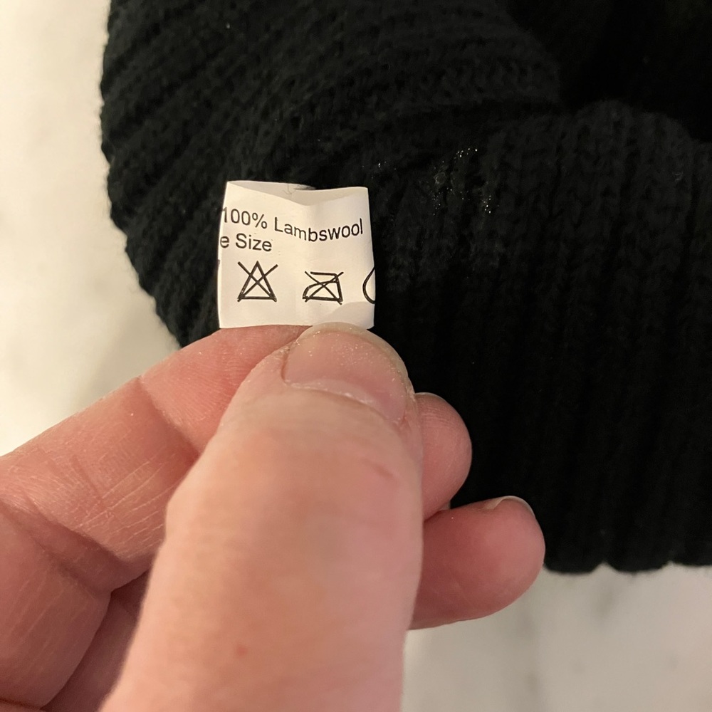 Timberland Black Lambswool Cable Knit Beanie - Picture 3 of 3
